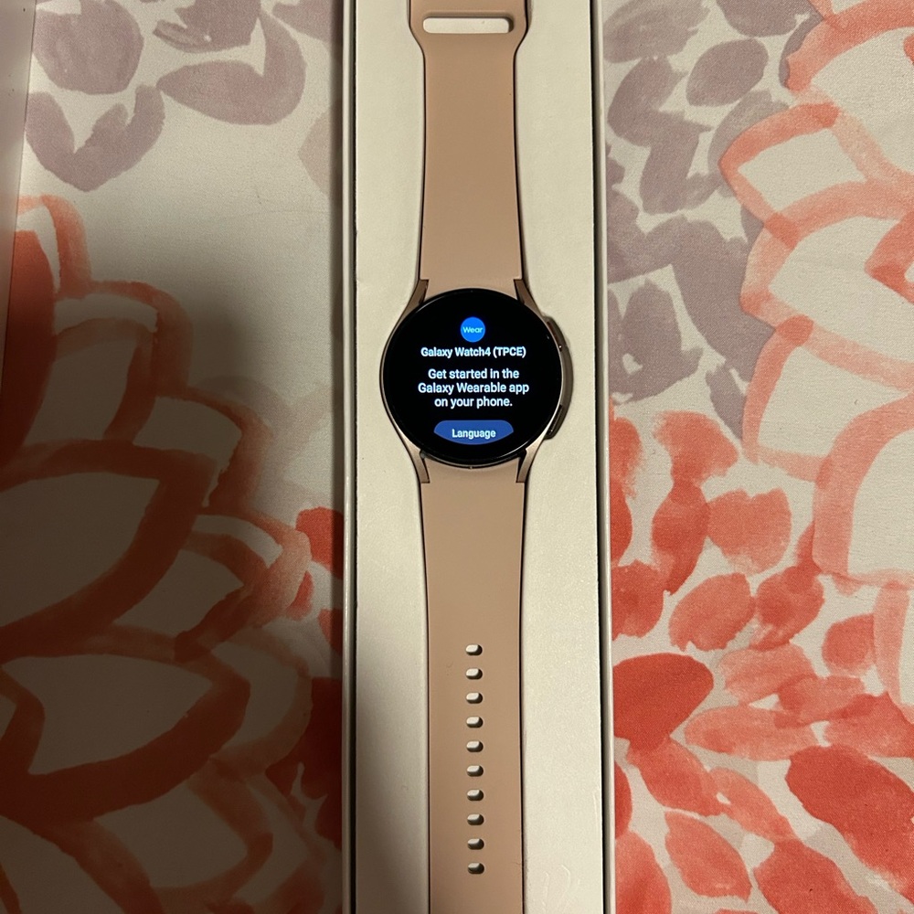 Samsung Smartwatch in pink